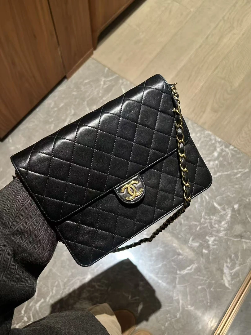 95新 Chanel/香奈儿 展会外场！黑金贝嫂邮差包