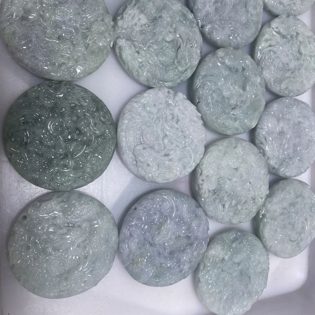 天然缅甸A货翡翠九龙护主吊坠多样性发货拍一发一