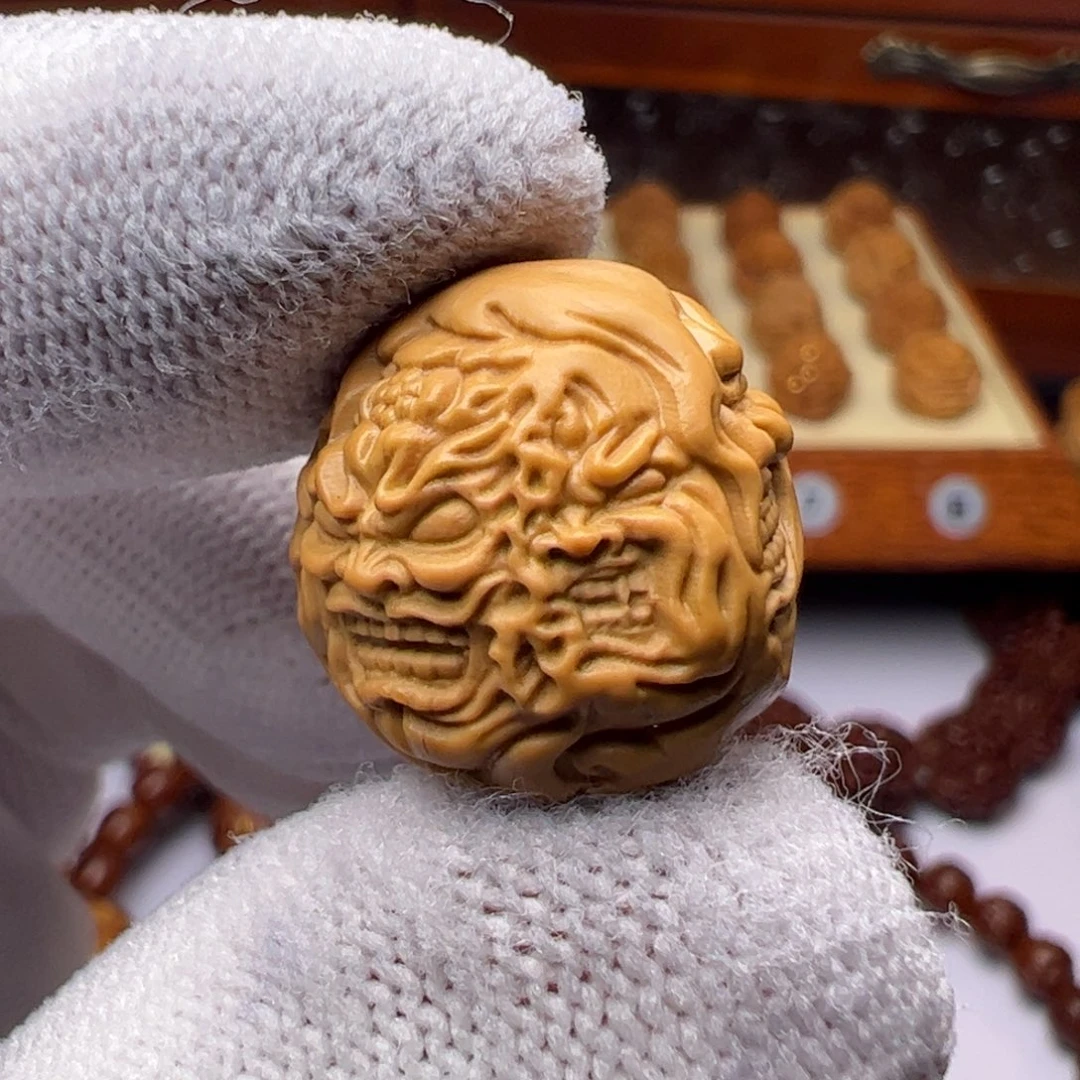 猴头核桃把件精工夺面18