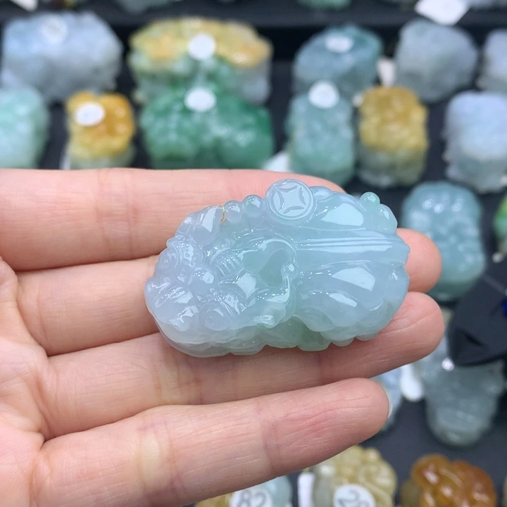 翡翠未镶嵌颈饰天然缅甸A货翡翠貔貅吊坠