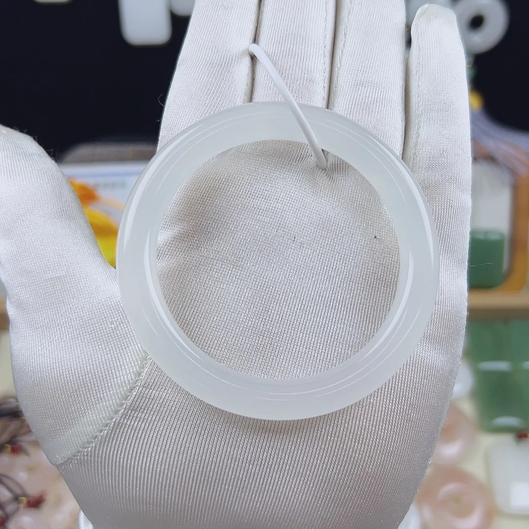 石英岩玉未镶嵌手镯