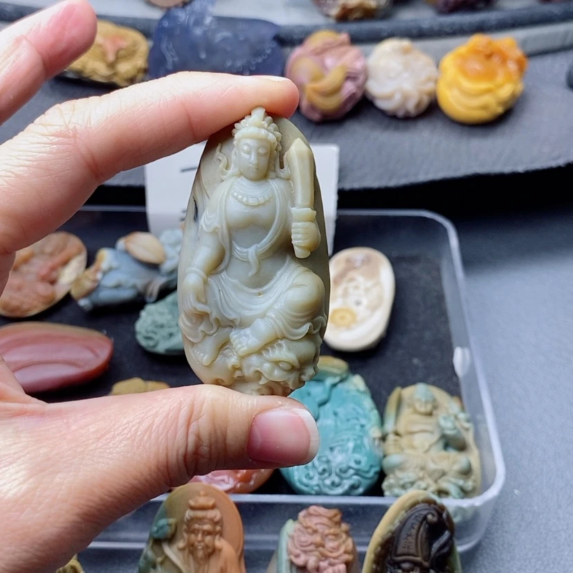 【闪购商品】定制石英质玉吊坠未镶嵌