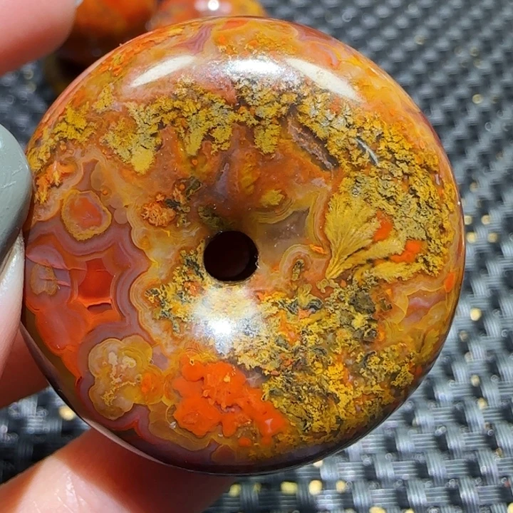 诸***。玛瑙/玉髓未镶嵌吊坠