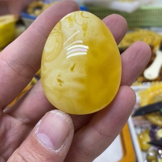 蜜蜡未镶嵌裸石吊坠