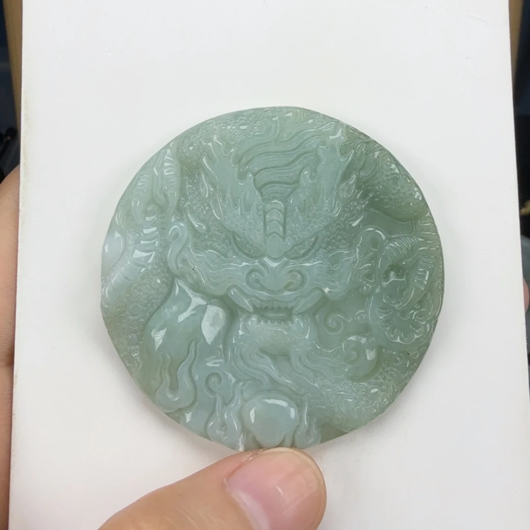 翡翠挂件未镶嵌翡翠