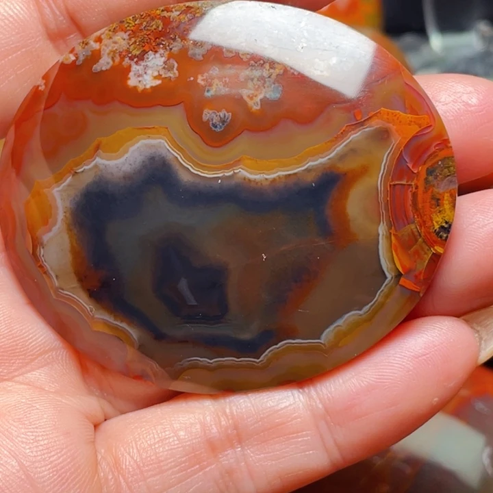 玛瑙/玉髓战国红玛瑙挂件未镶嵌月**泉