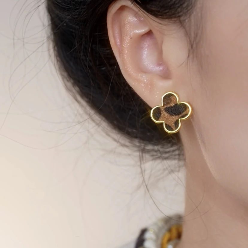 铜合金耳饰 秋冬豹纹四叶花高级感小众设计简约百搭耳环
