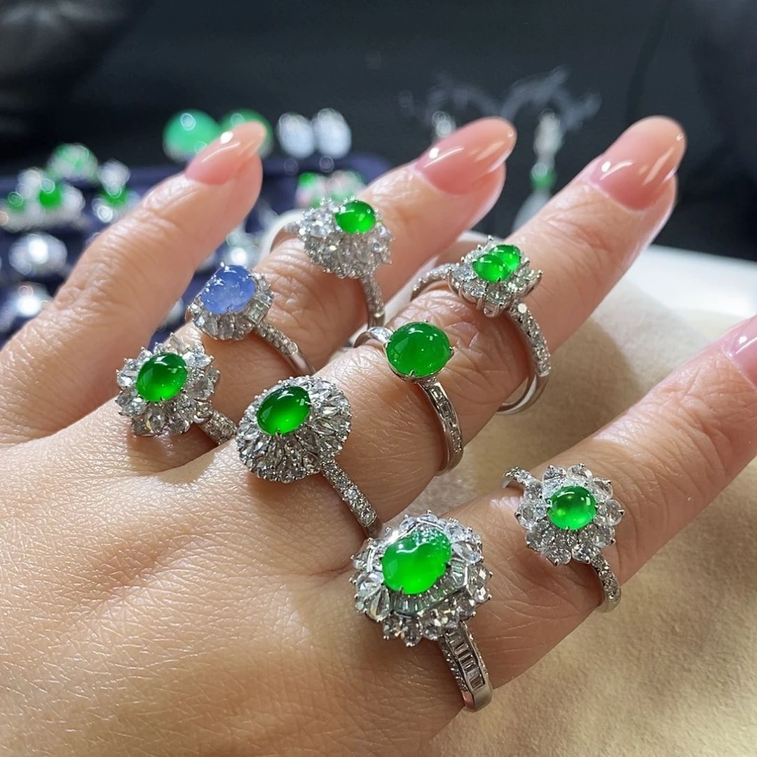 翡翠把件未镶嵌价格不同 多样性发其一