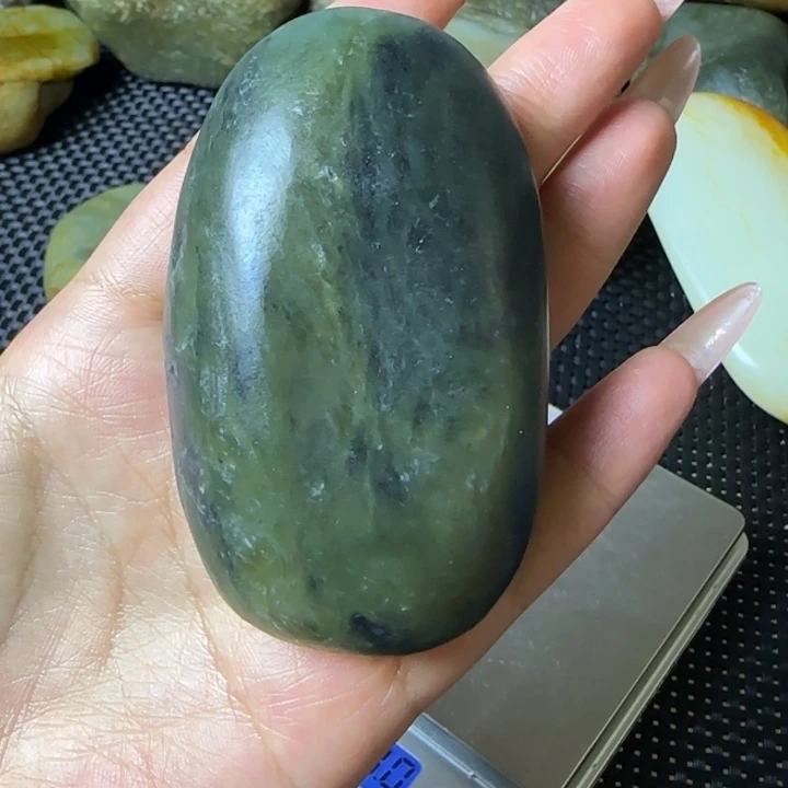一***控未镶嵌和田玉把件