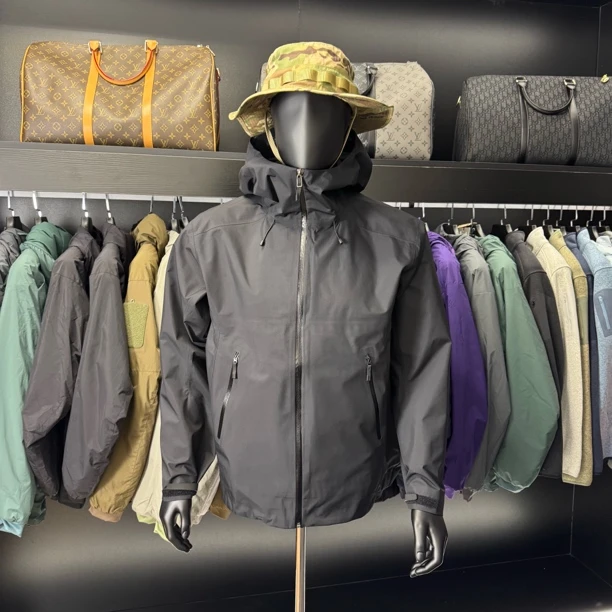 男硬壳冲锋衣全身压胶防风防水户外冲锋衣外套