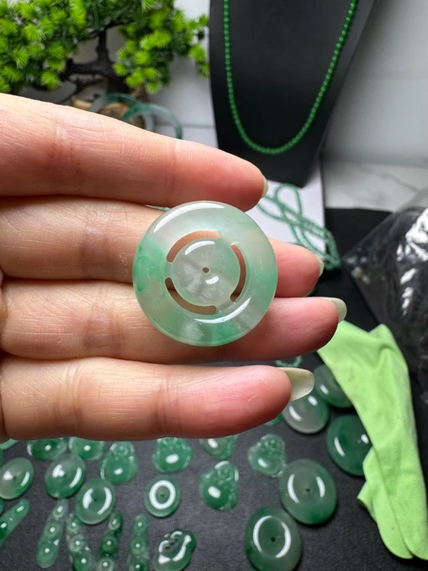 非洲翠独龙玉子母扣