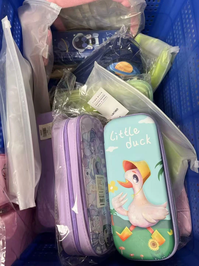 大容量多功能小学生笔袋文具盒可爱便携学习用品