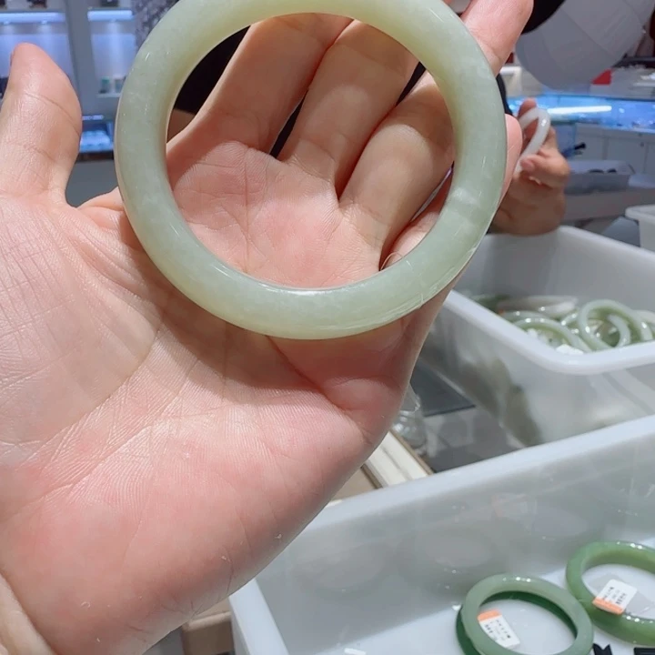 未镶嵌手镯和田玉74