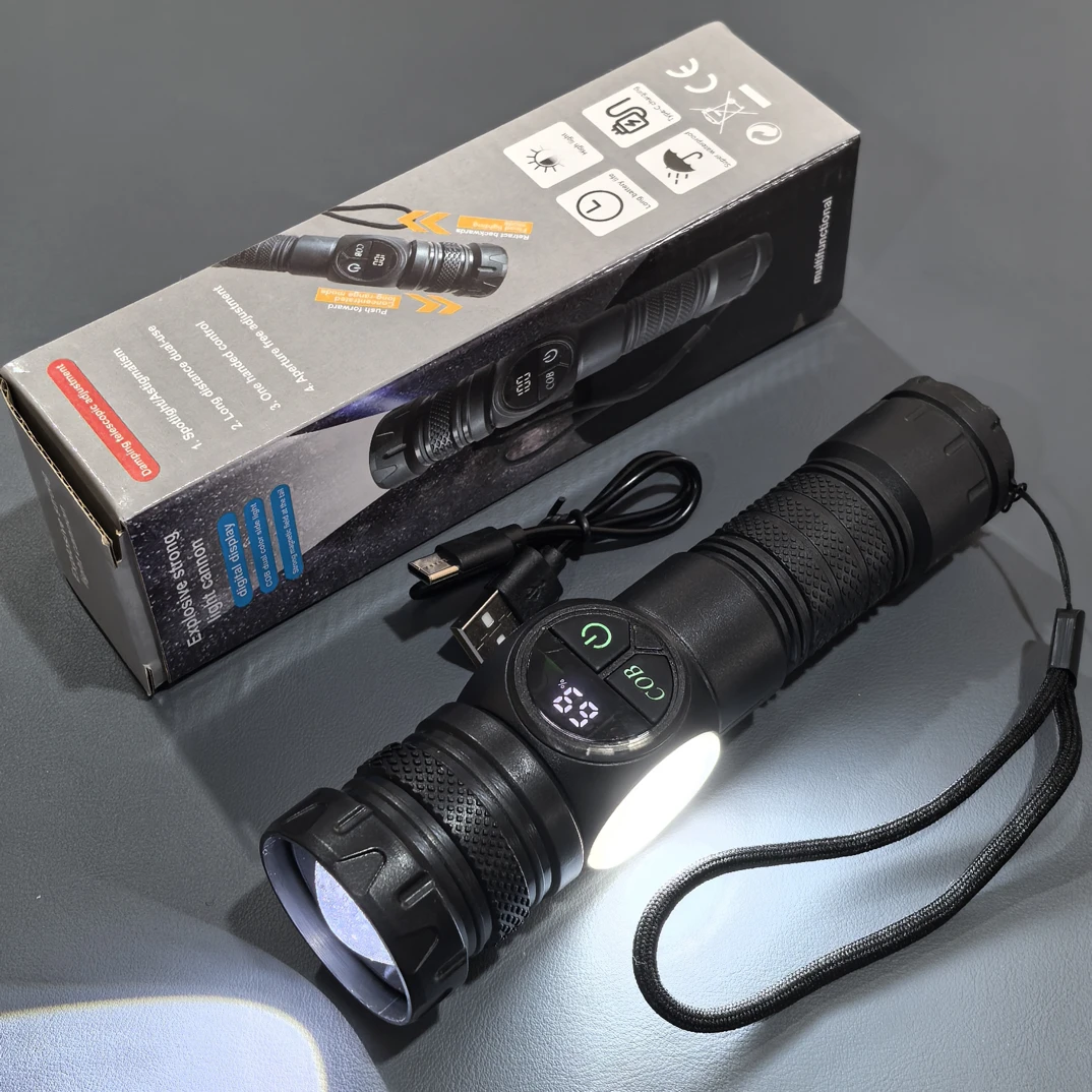 F区强光数显大手电