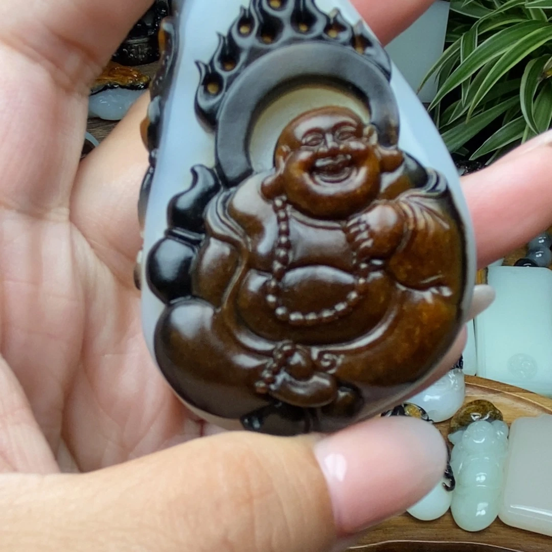 随***至和田玉未镶嵌颈饰