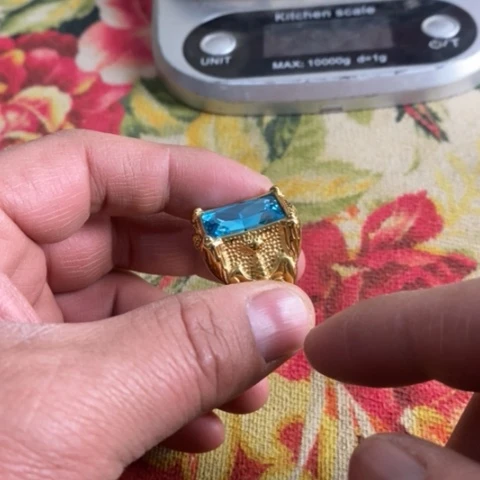 q e wr t y ui o p