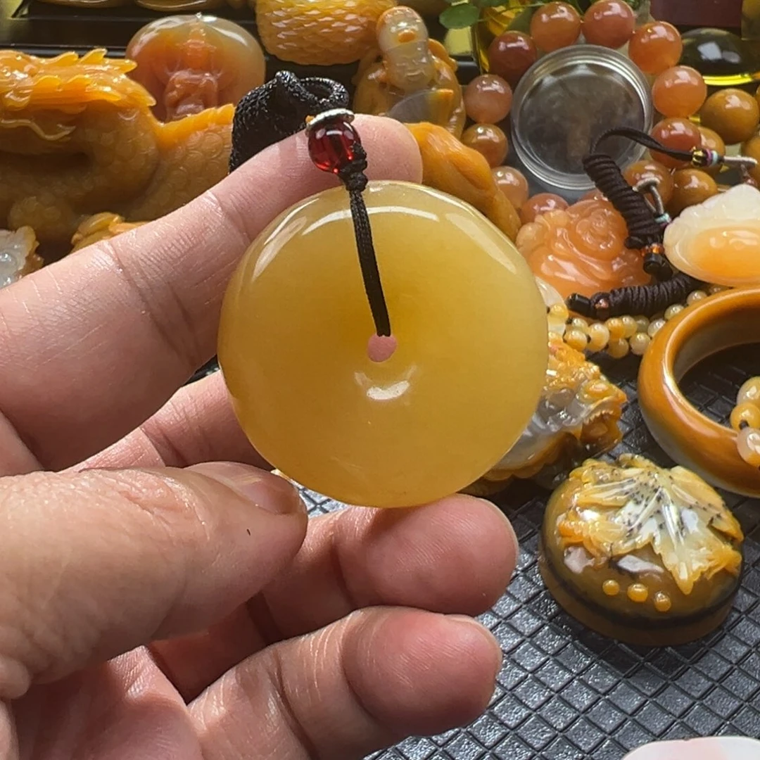 石英质玉未镶嵌颈饰