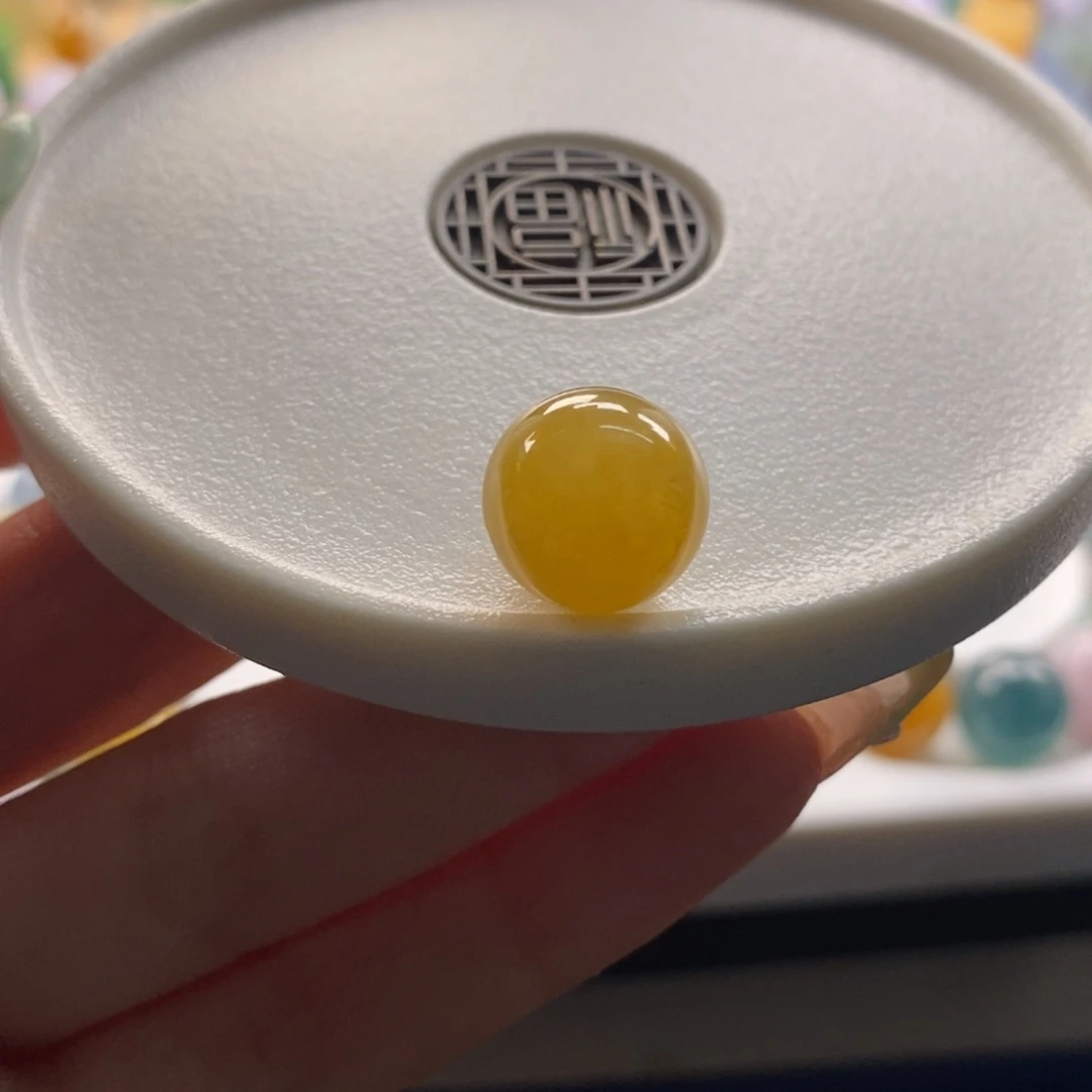 翡翠未镶嵌颈饰浓黄圆珠卡12+