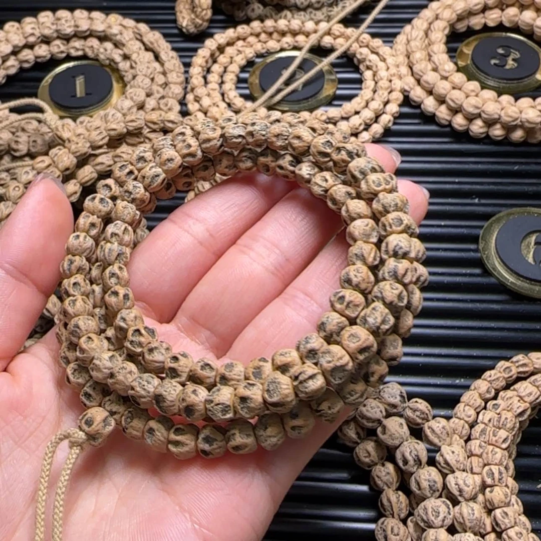 【闪购商品】柏香籽/百香籽吊坠姜***?