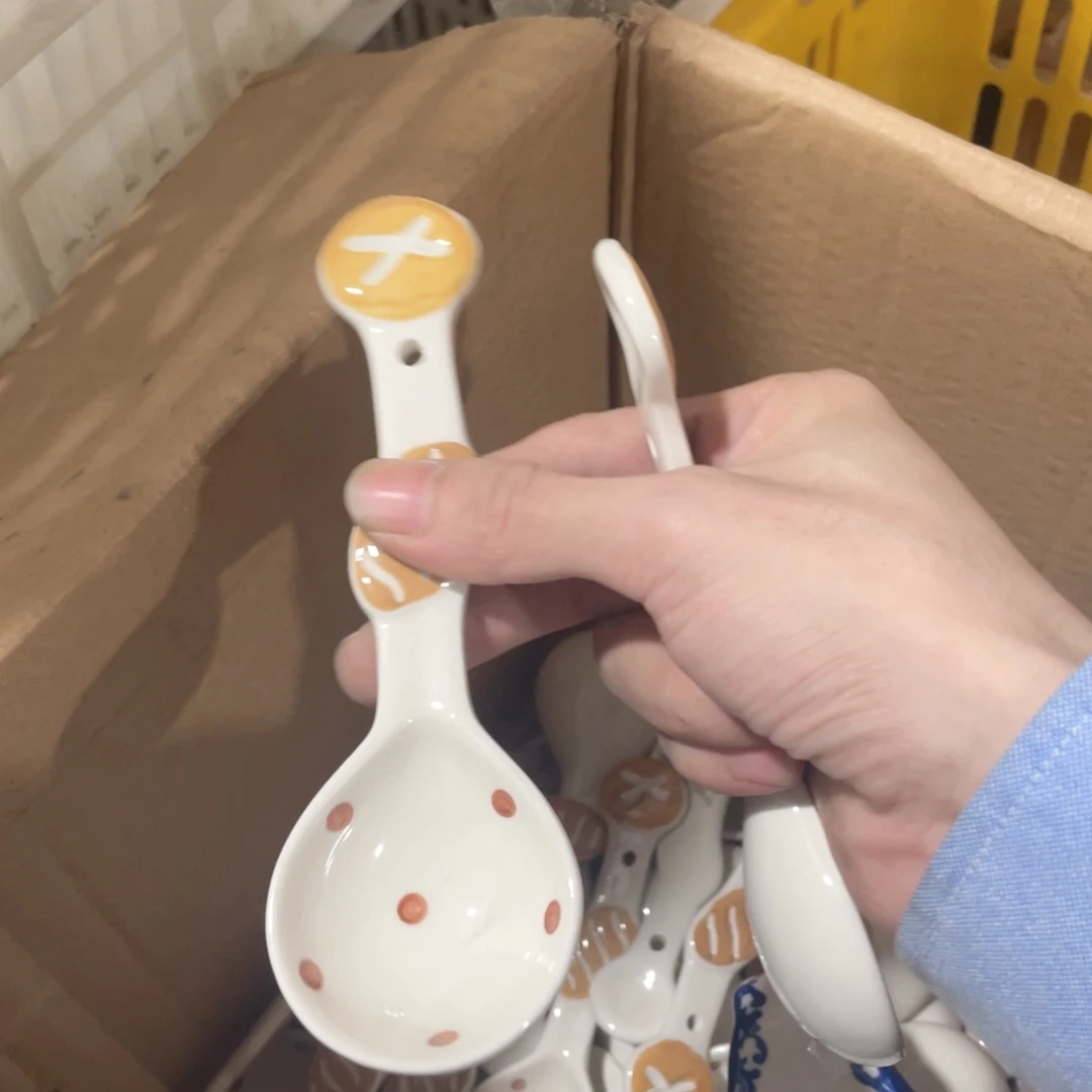 微瑕陶瓷餐具牛角包勺子两个装瑕疵