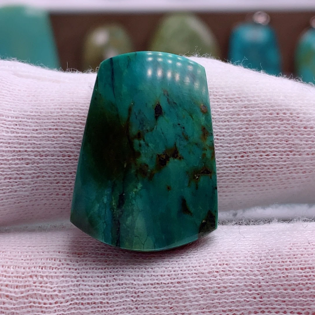 绿松石未镶嵌挂件