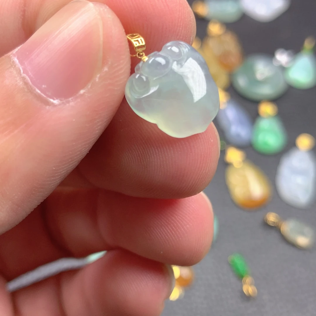 【闪购商品】颈饰18K金镶嵌翡翠翡翠