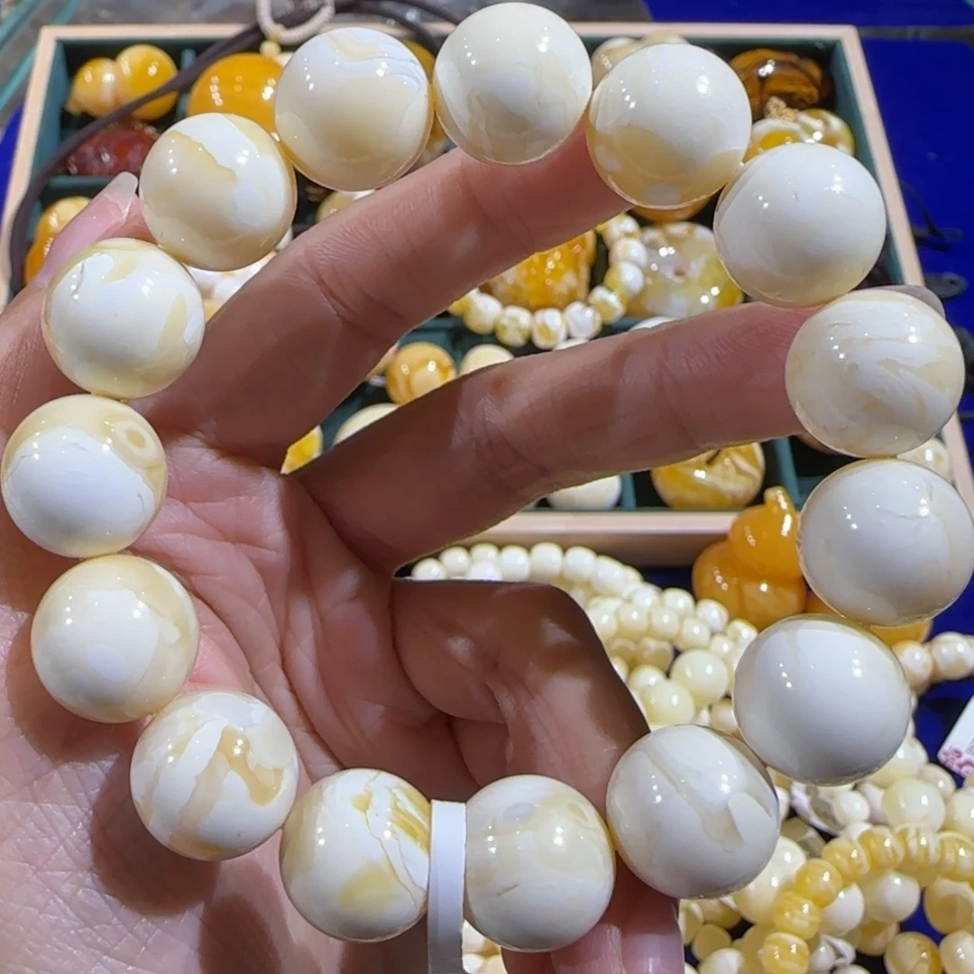 琥珀未镶嵌裸石同料满蜡飘花手串卡15.3mm