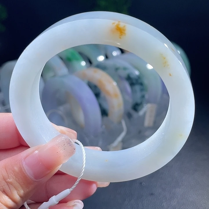 定制翡翠未镶嵌翡翠手镯