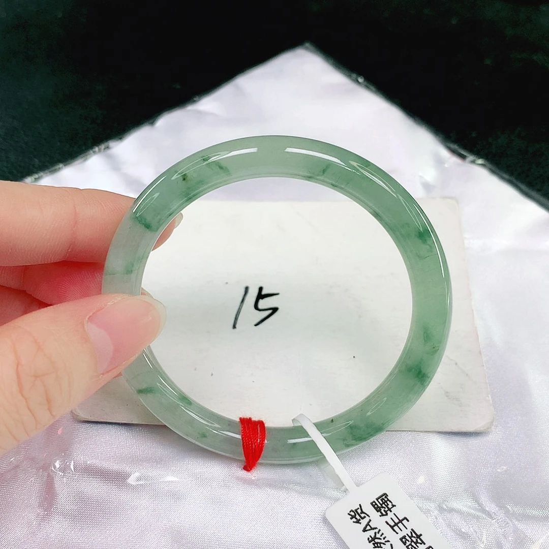翡翠手镯（圆镯）未镶嵌