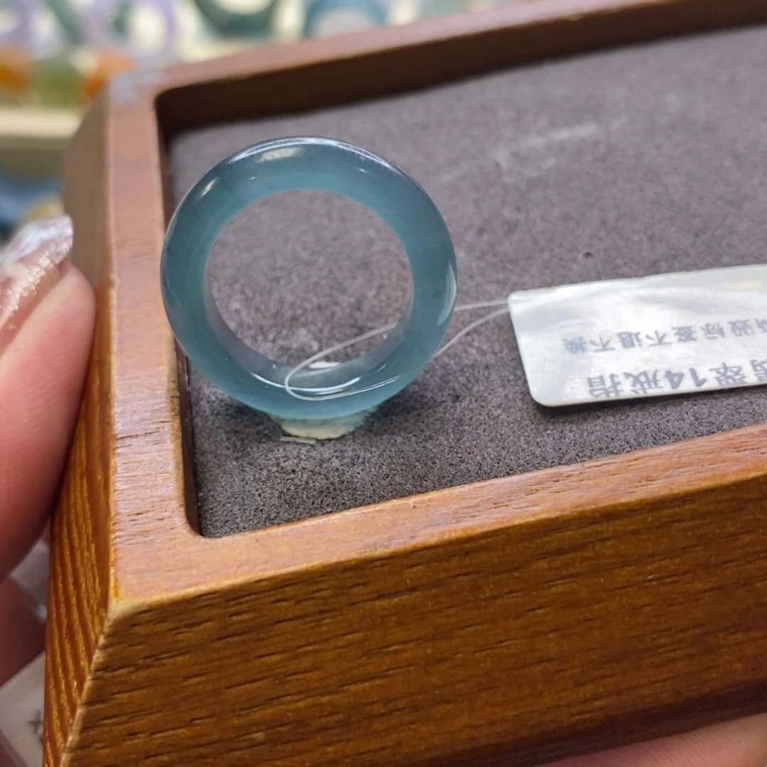 翡翠戒指未镶嵌翡翠