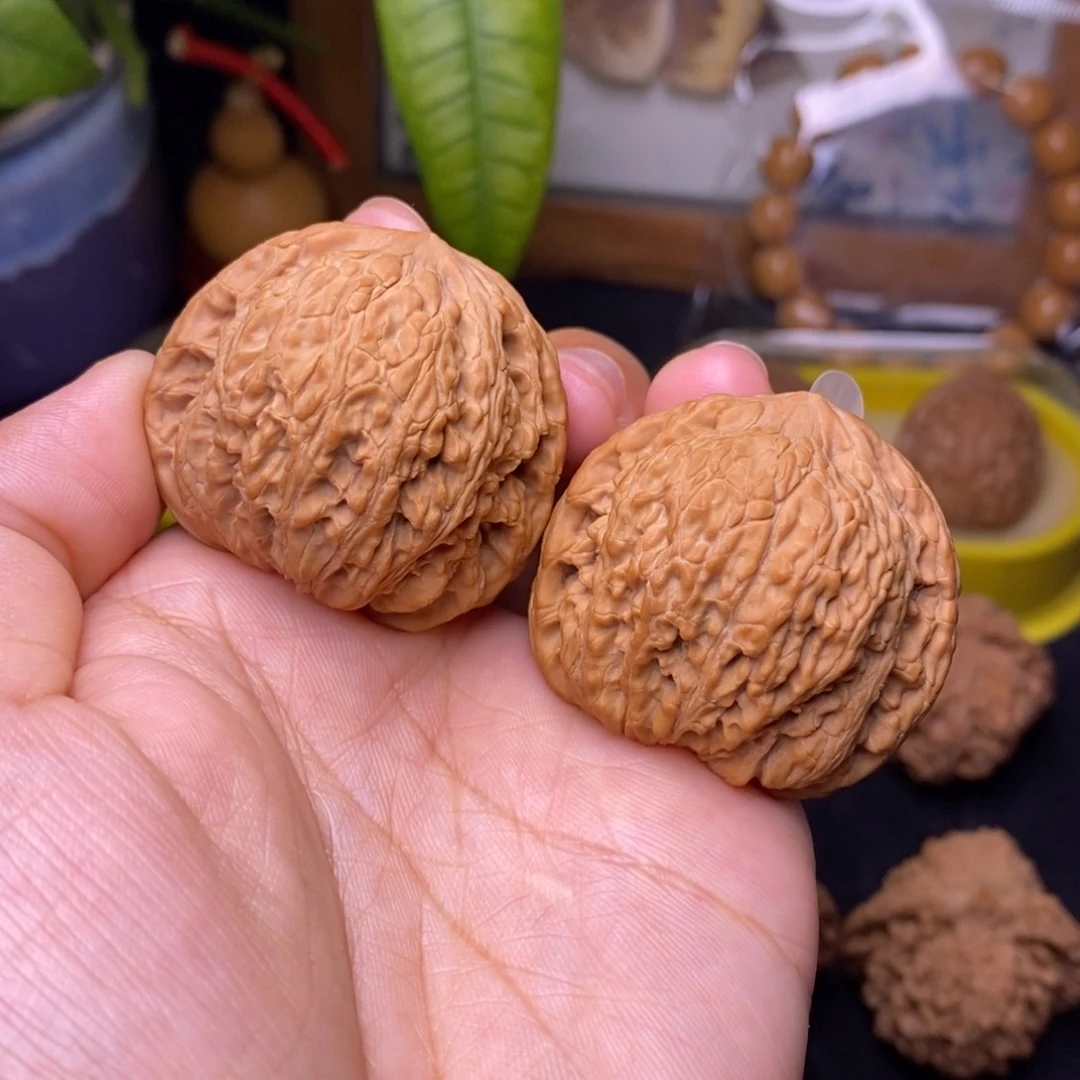 文玩核桃把件39.5绣球