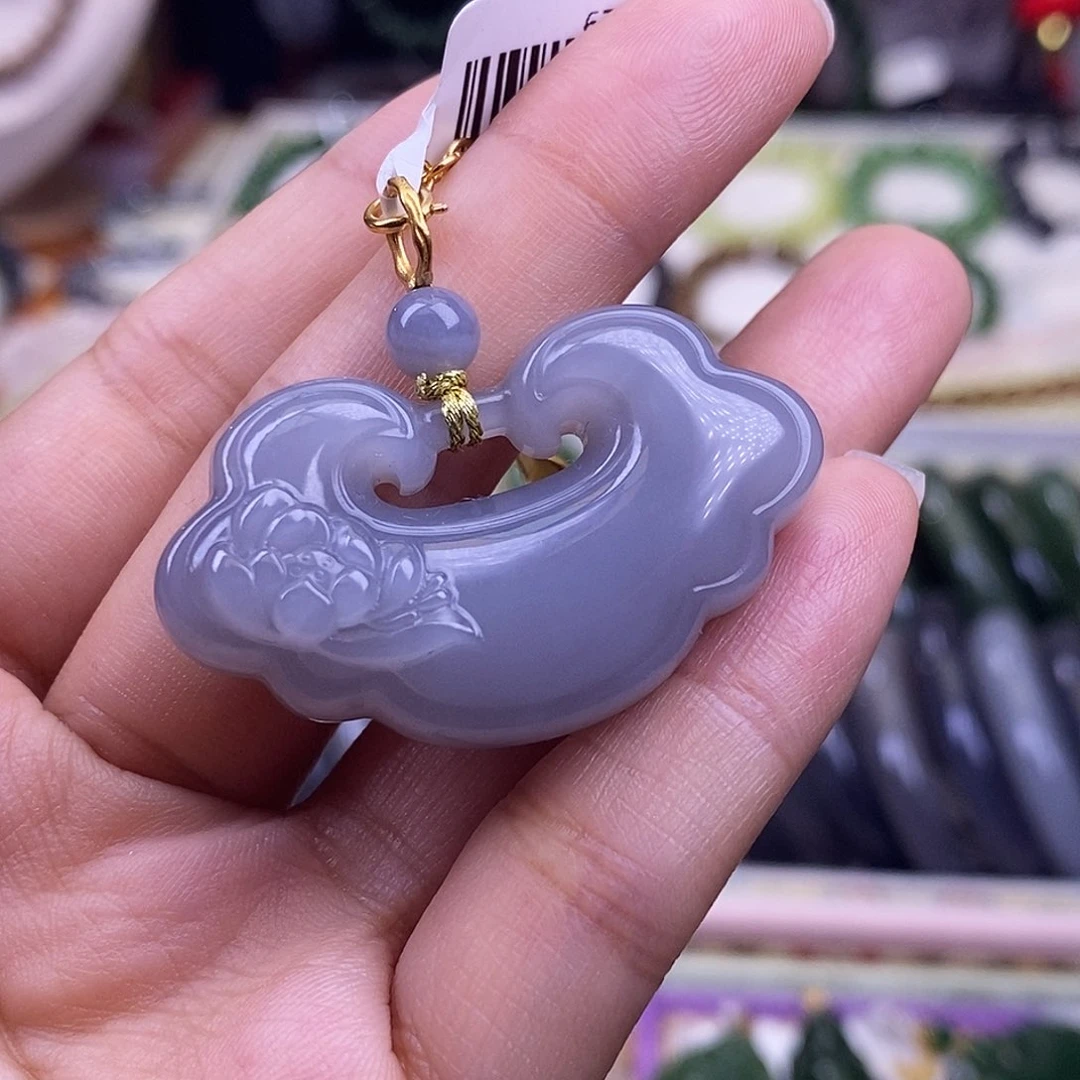 颈饰未镶嵌和田玉毕业级老坑料高冰烟紫银如意锁