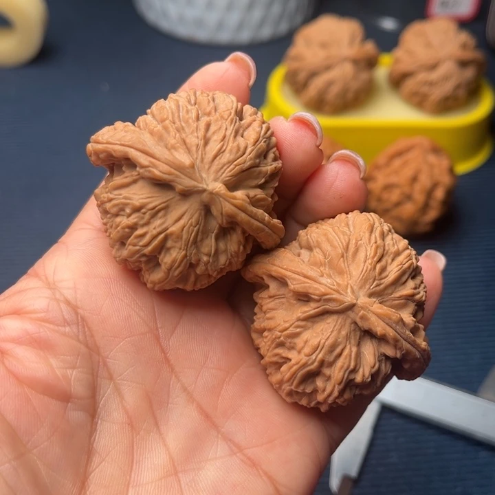 吊坠文玩核桃44白狮子全