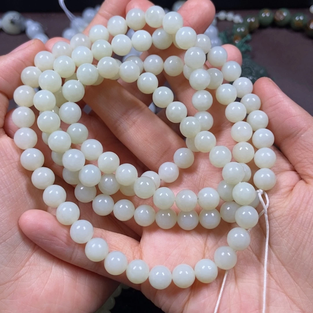 和田玉未镶嵌把件有包容