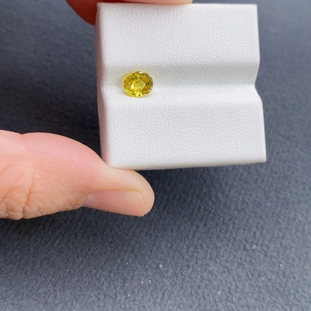 蓝宝石裸石未镶嵌美****界