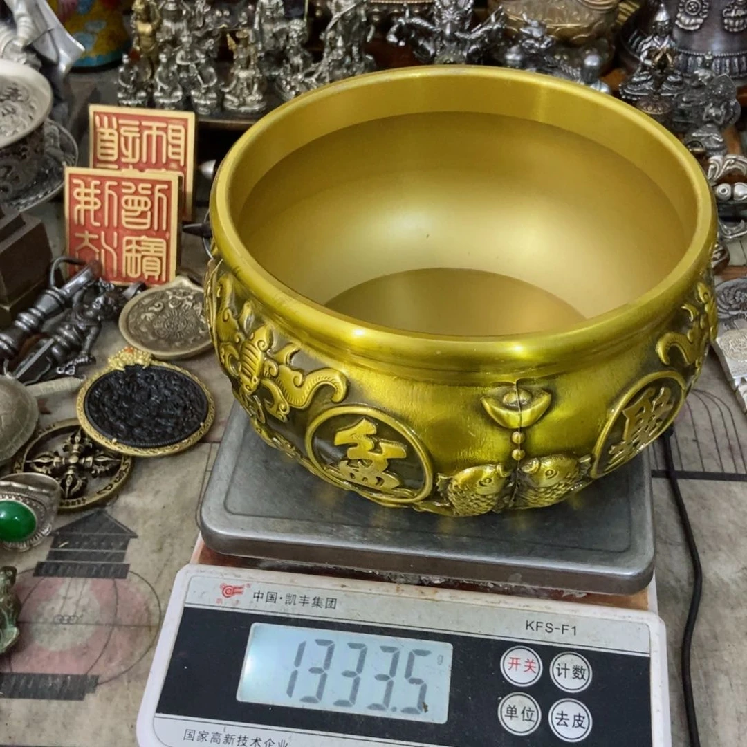老杨黄铜摆件老杨黄铜。