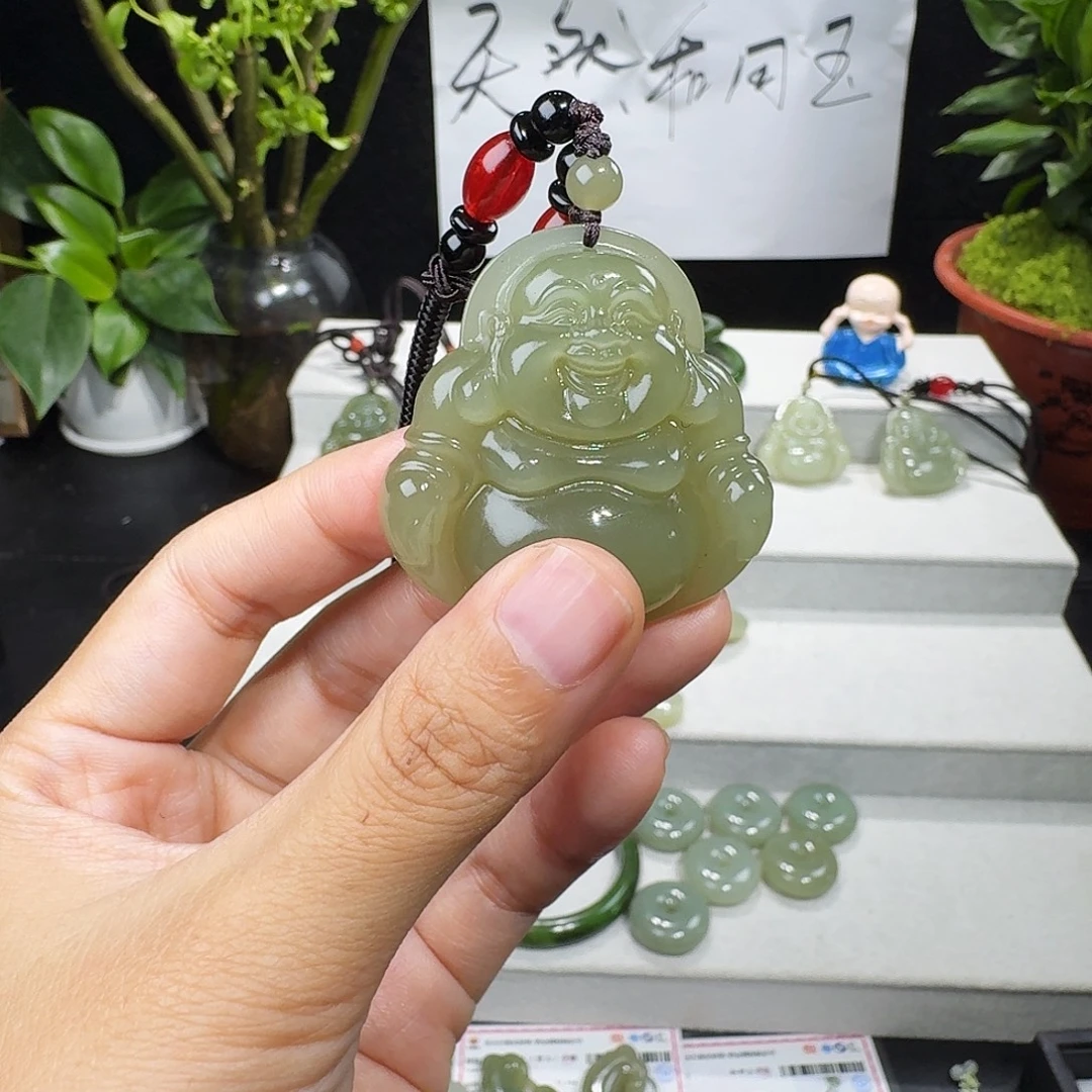 童***茶和田玉未镶嵌颈饰