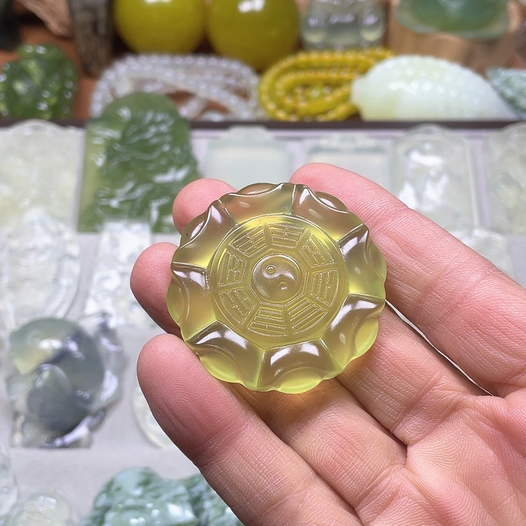 未镶嵌蛇纹石玉珠宝奇石