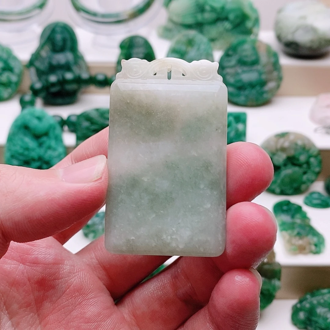 独山玉未镶嵌吊坠