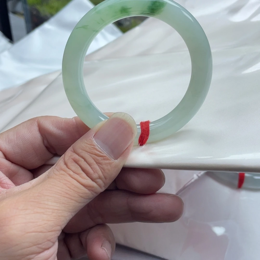 翡翠未镶嵌手镯50.6高糯化起胶葡萄肉飘花