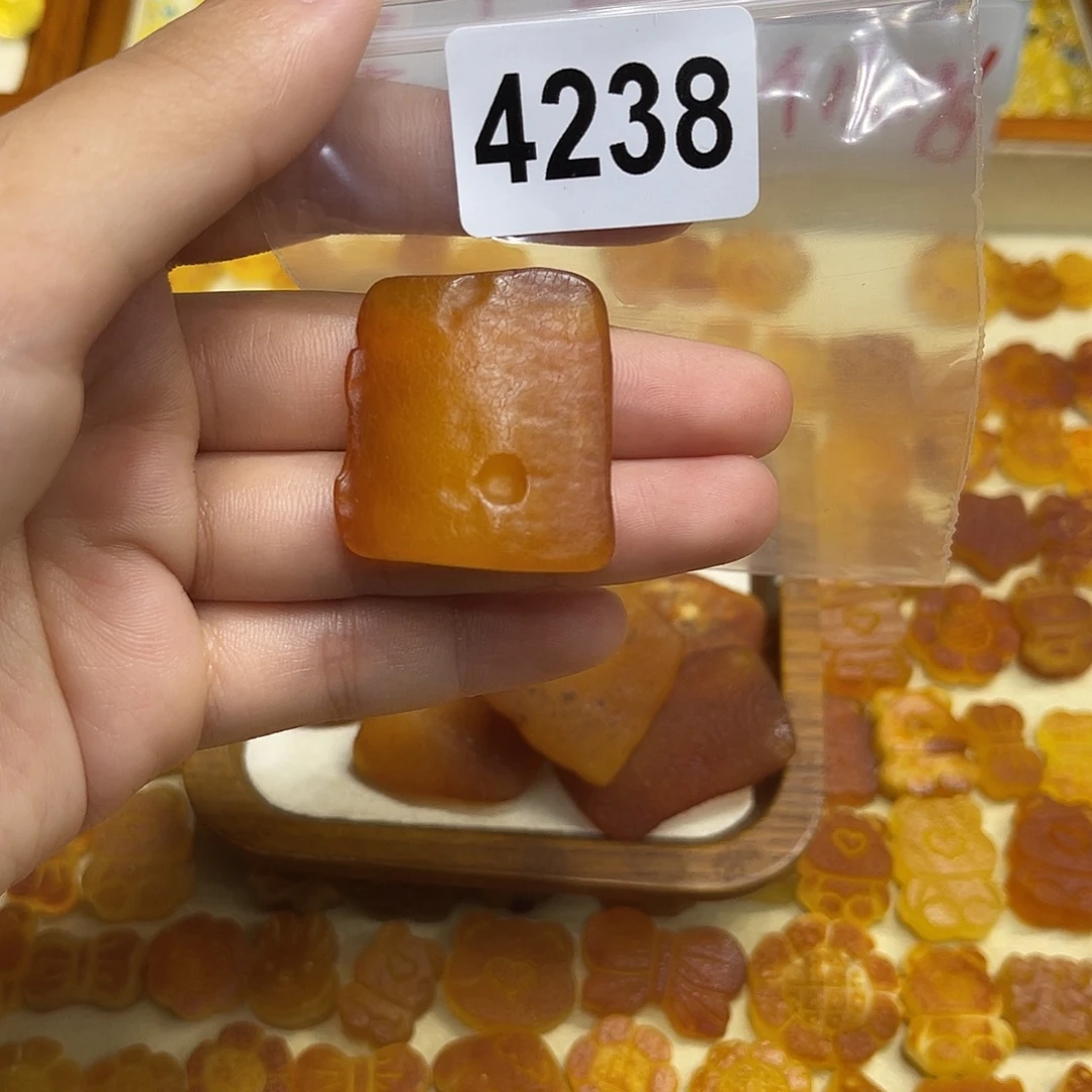 琥珀未镶嵌珠宝奇石