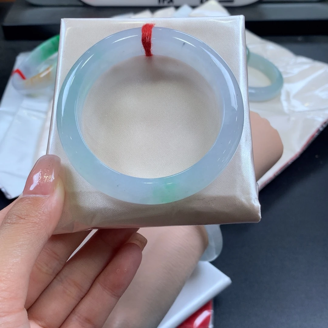 翡翠未镶嵌手镯55圈口