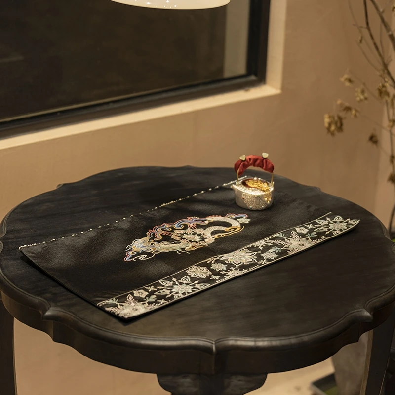 YCQ00296 遇春秋-刺绣龙蛇交替拼接茶席