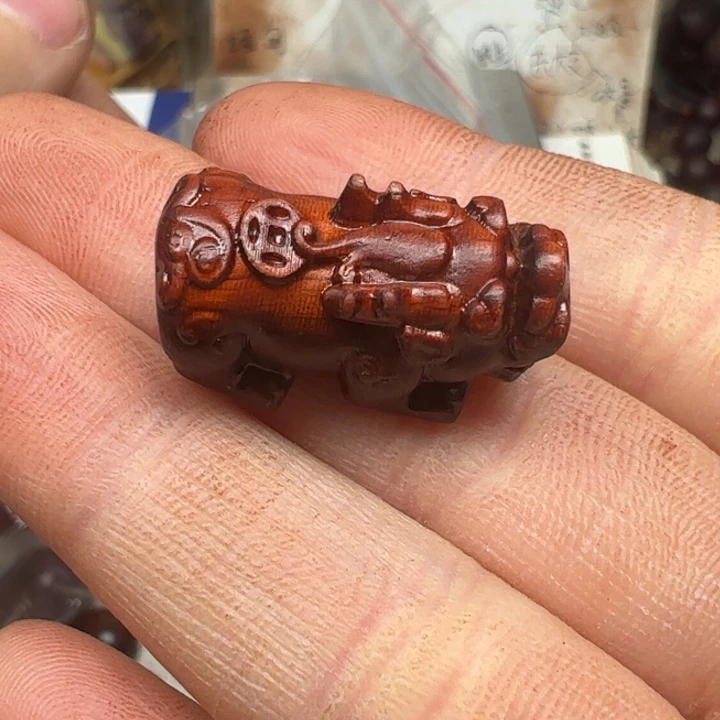 藤类海南红降貔貅