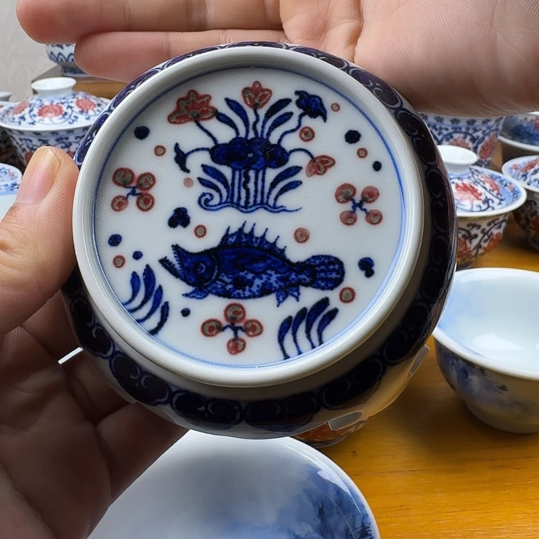 青花釉里红鱼藻板凳盖置