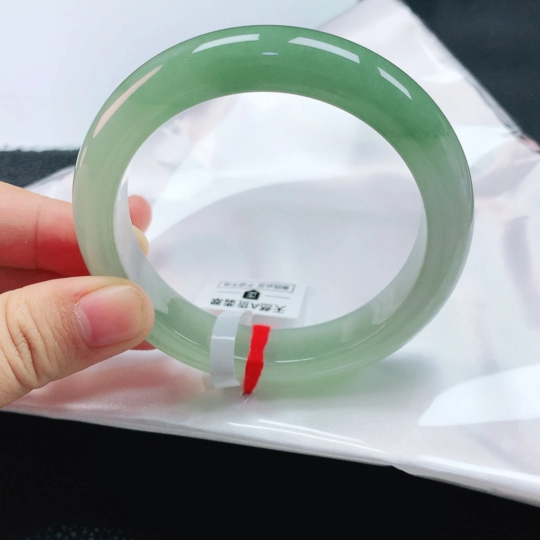 未镶嵌手镯翡翠58圈