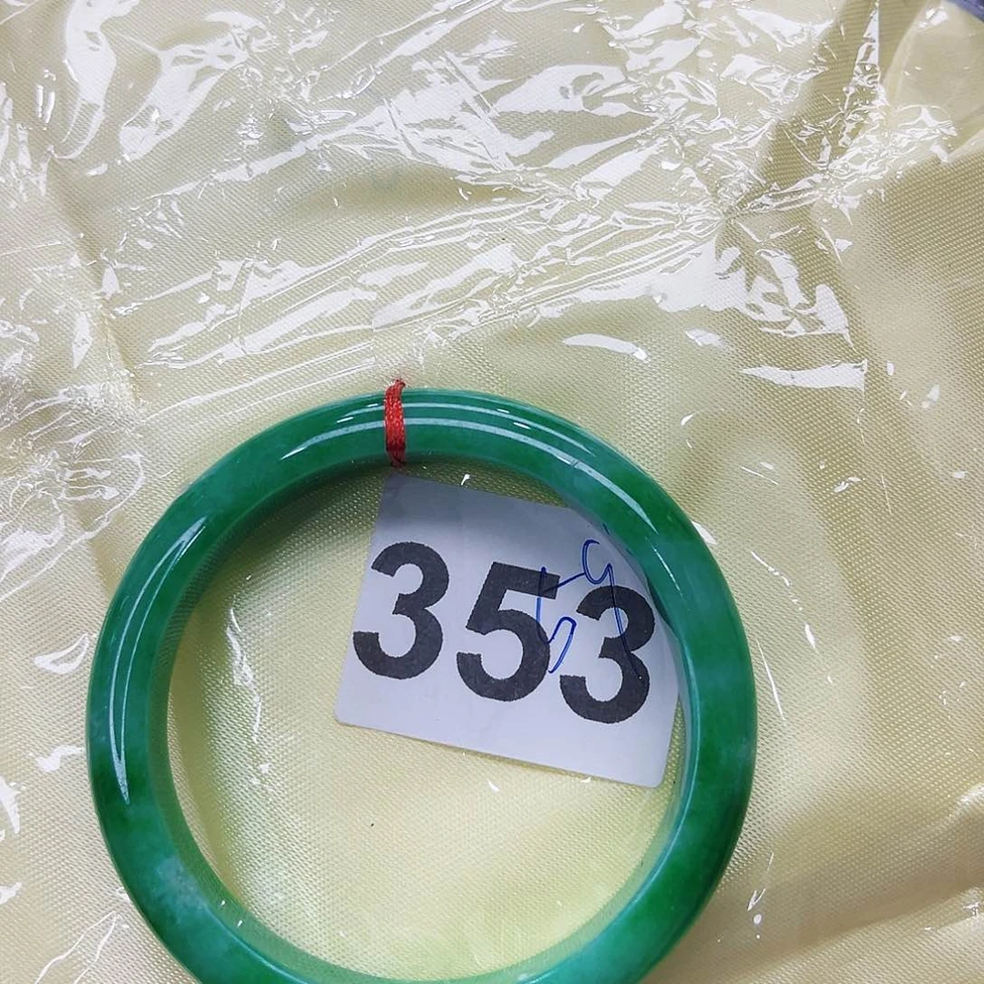 翡翠手镯未镶嵌多样性