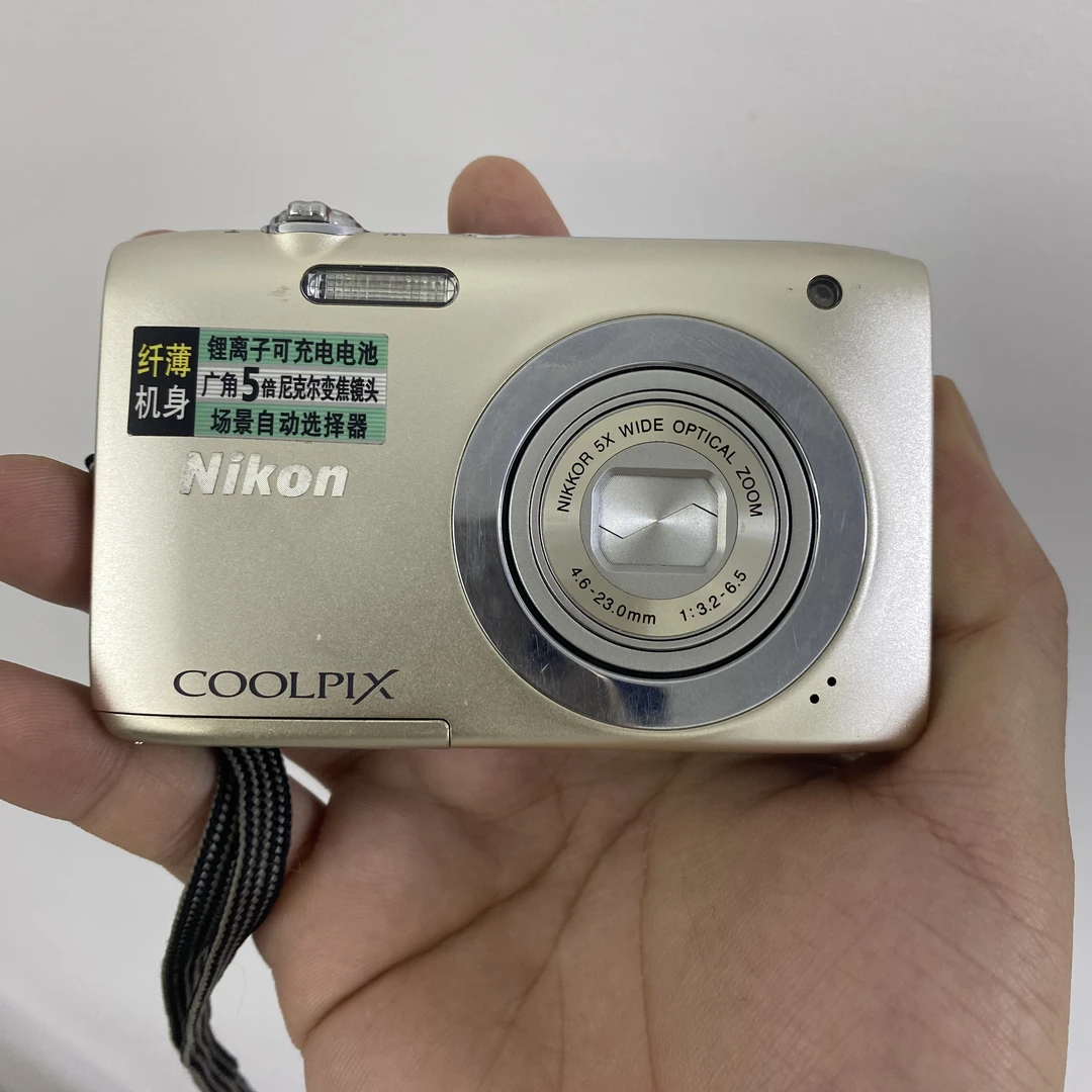 9新 Nikon/尼康 尼康s2600 1400万像素4倍光学变焦