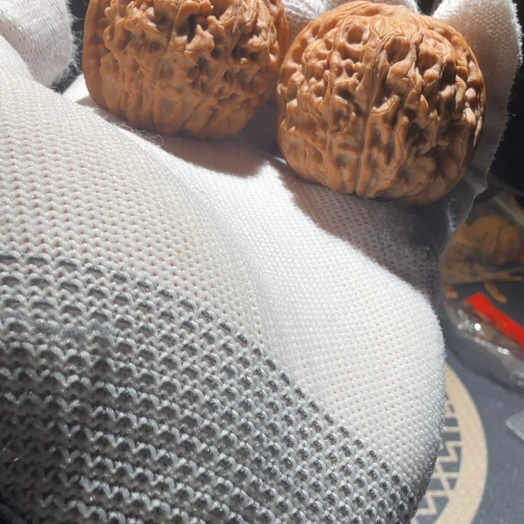 文玩核桃吊坠莲花