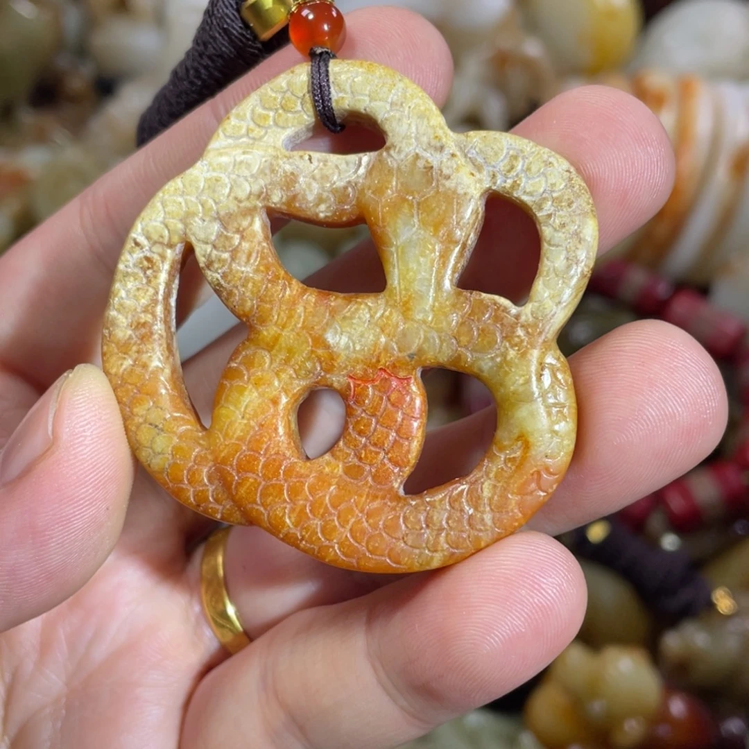 和田玉未镶嵌把件